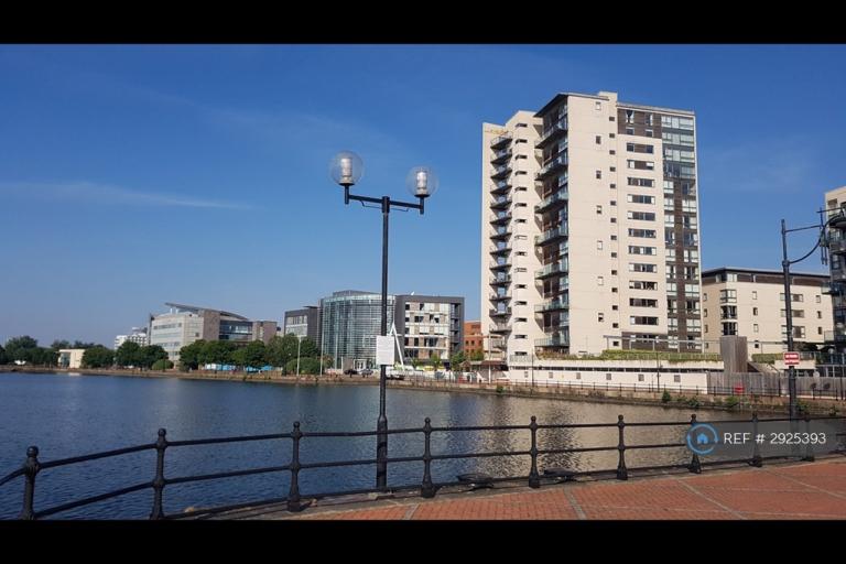 2 bedroom flat in Falcon Drive, Cardiff, CF10 (2 bed) (#2925393)