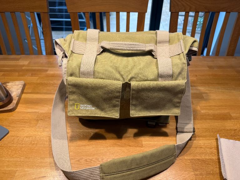 National Geographic Camera Bag - Green/Beige, Good Condition