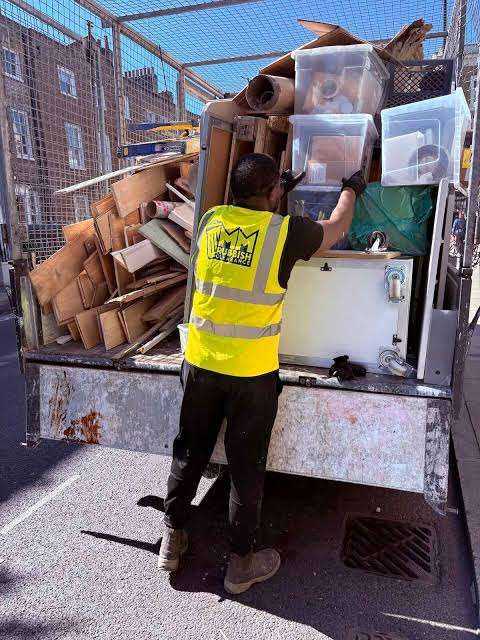 *Fast Waste & Rubbish Removal-Waste Removal-Rubbish Clearance | London | Cheap Same Day Service*
