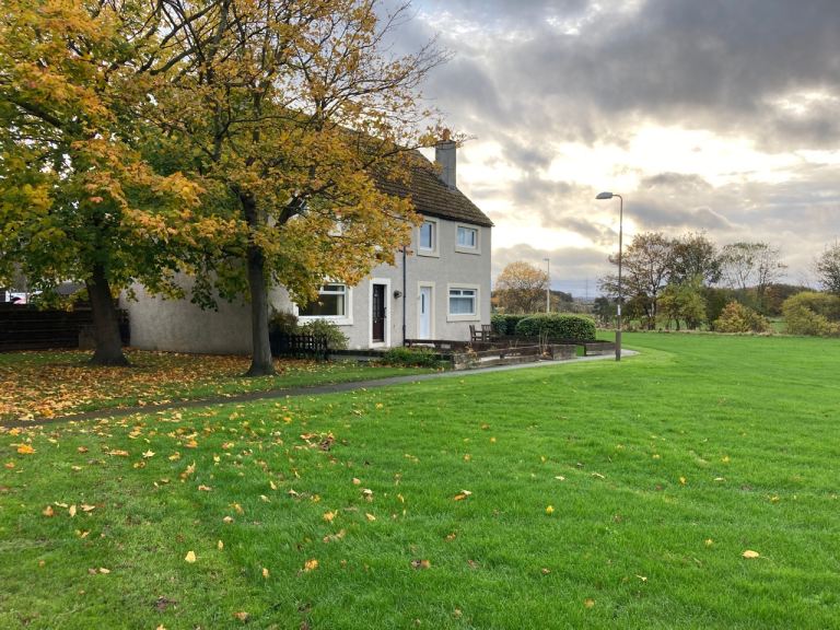 3 bedroom house in Whitecraig to rent
