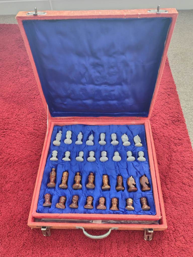 Marble/Onyx Chess Set with Case
