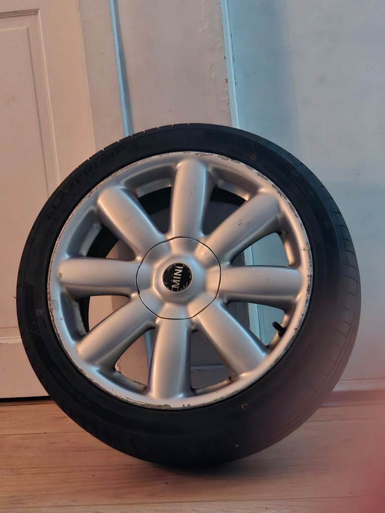 Mini cooper alloy wheels 4 2 new tyres 