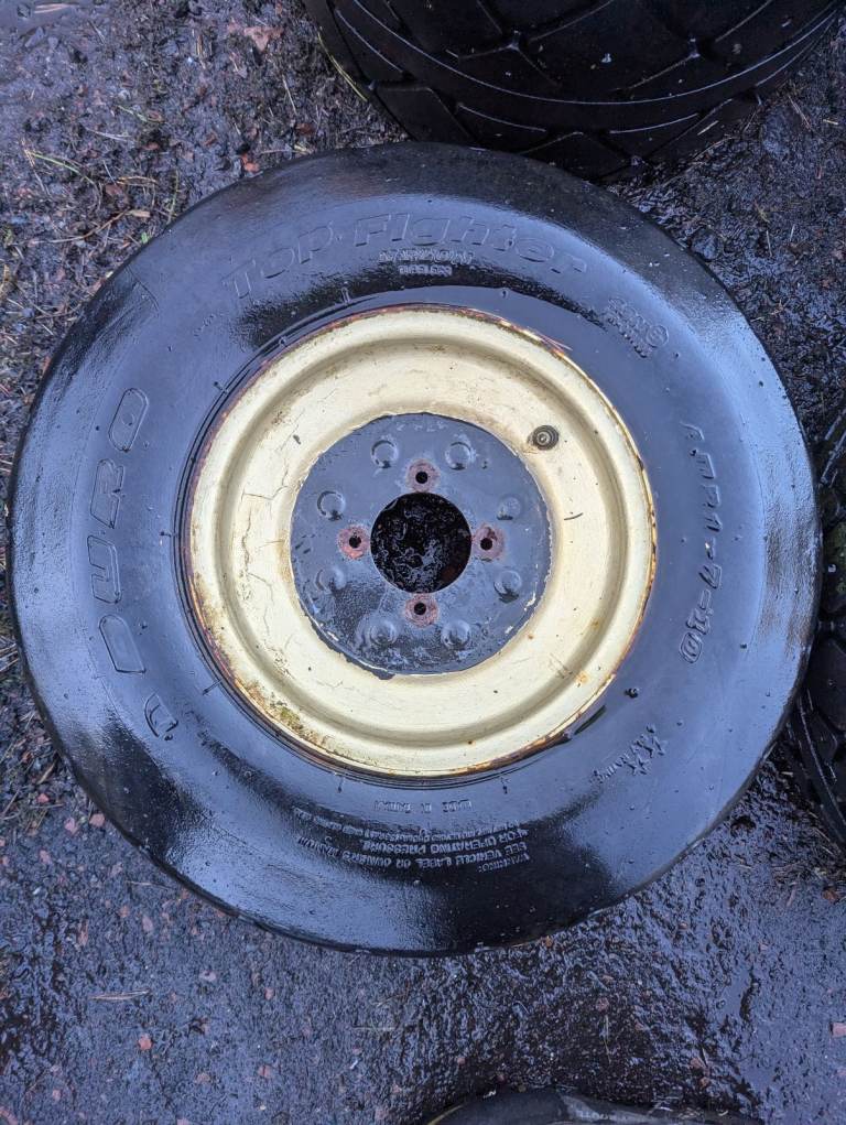 Ride on wheels and tyres 