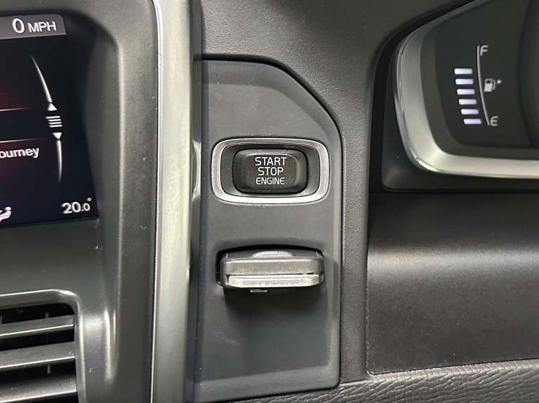 VOLVO XC60 2.0 SE Lux Nav D4 2017