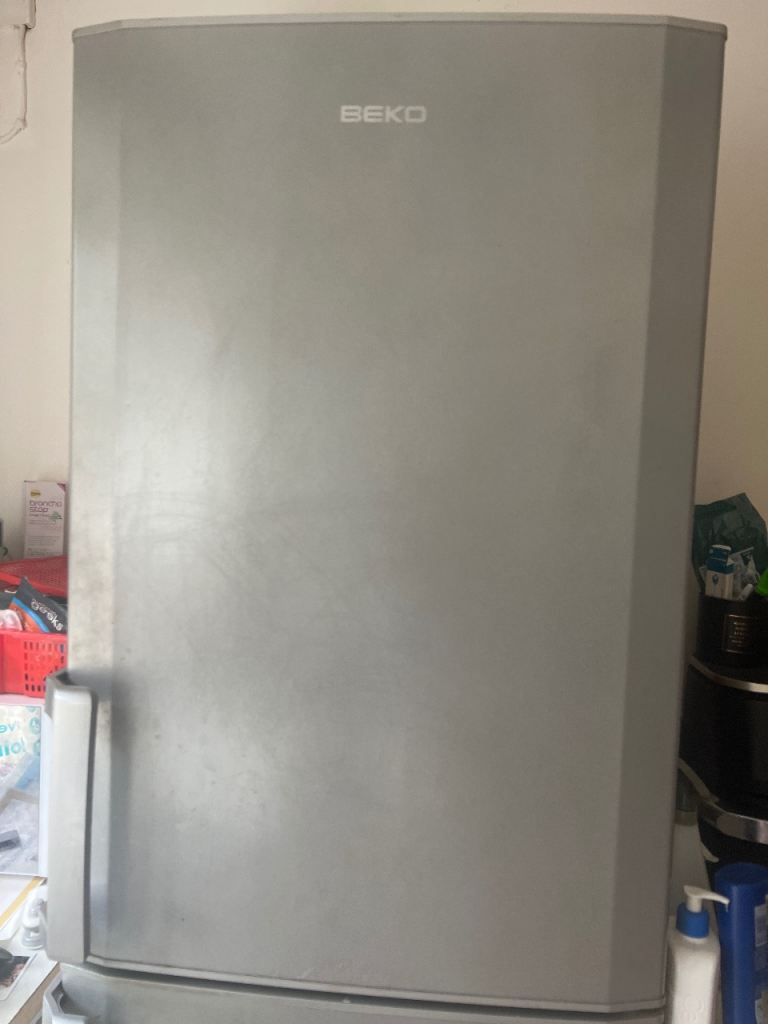 Beko Freestanding Fridge Freezer – Silver, Good Condition