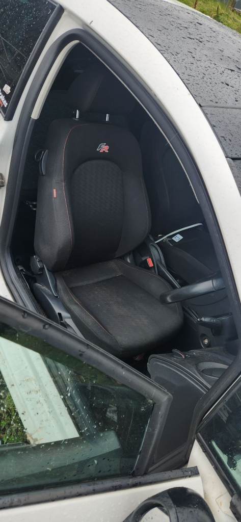 Seat ibiza fr 2011 interior seats and steering wheel