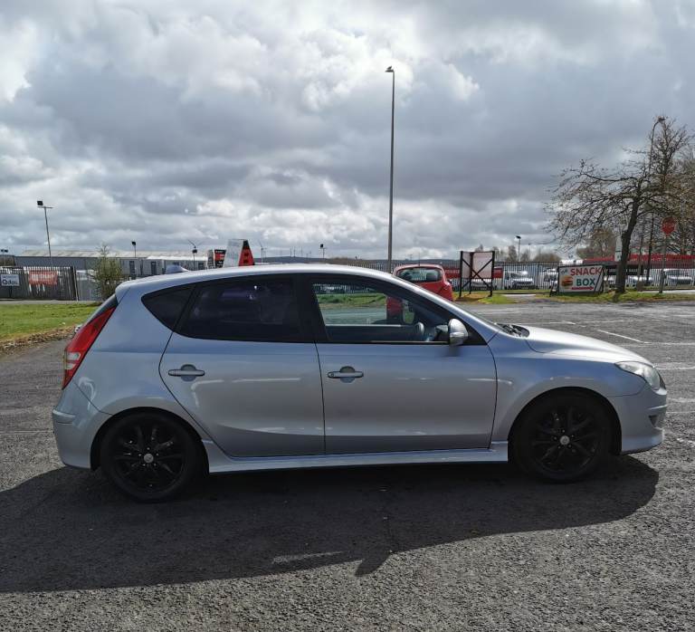 Hyundai i30 1.6 Edition (not Fiesta, polo, golf, Leon, Ibiza, civic, a3, 1 series, A class)