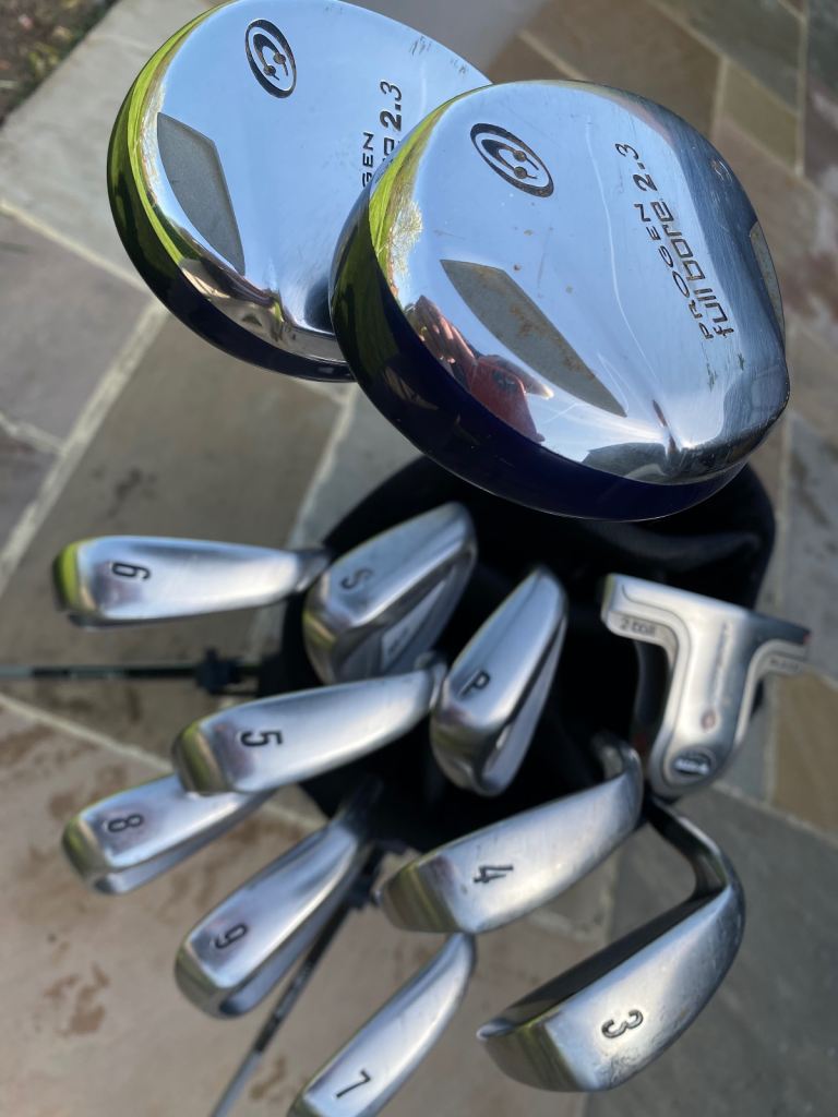 MIZUNO MX17 SET OF IRONS, PROGEN 3 & 5 WOODS, ODYSSEY 2 BALL PUTTER, BAG & TITLEIST FOLDING TROLLEY