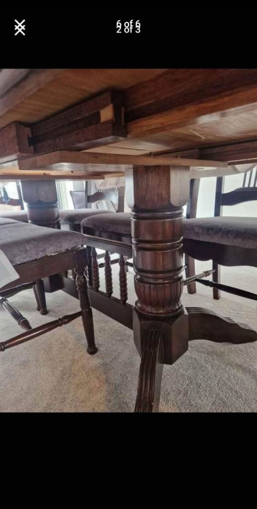 Extending Dining Table and Chairs 6-8 seater