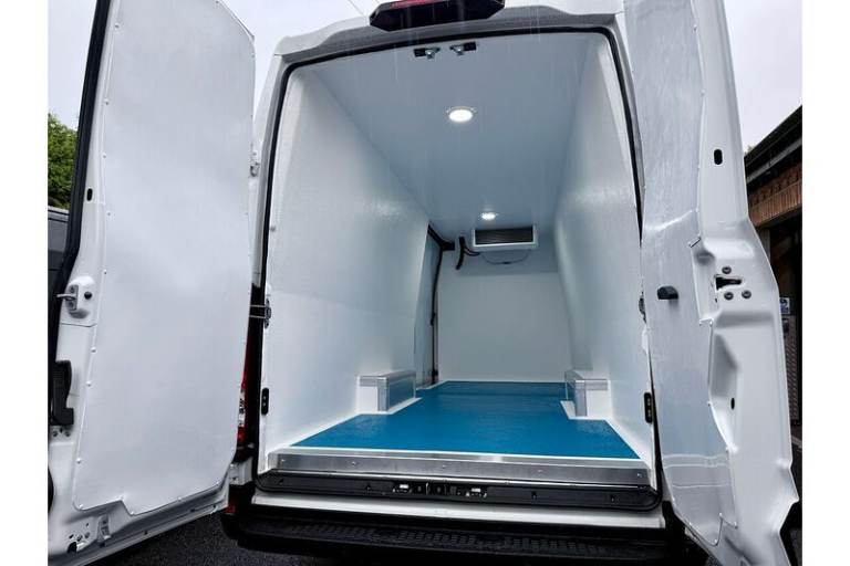 2025 Iveco Daily 2.3 High Roof Van 4100 WB PANEL VAN DIESEL Manual