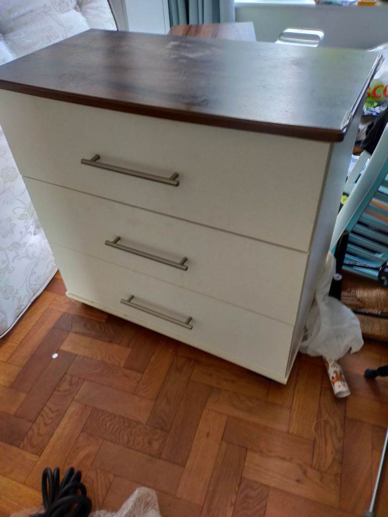 White 3-Drawer Chest with Wooden Top – Good Condition