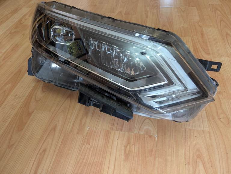  🌟 Nissan Qashqai DIG-T Tekna DCT 2019 – Genuine OEM LED Driver Side Headlight 🌟