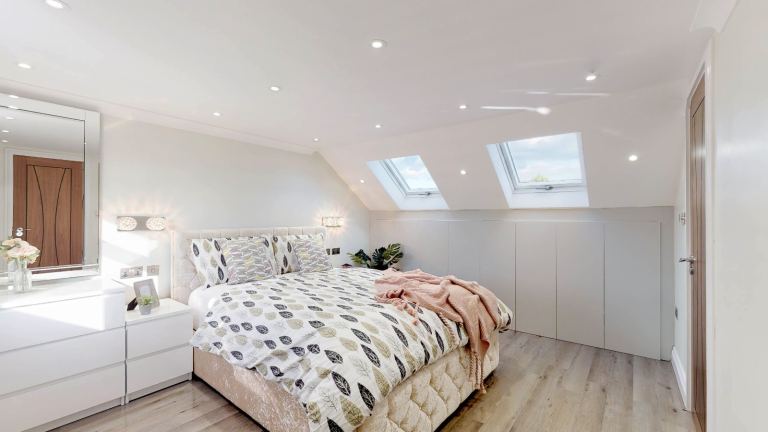  Luxury King Size Room with Ensuit - Morden SM4