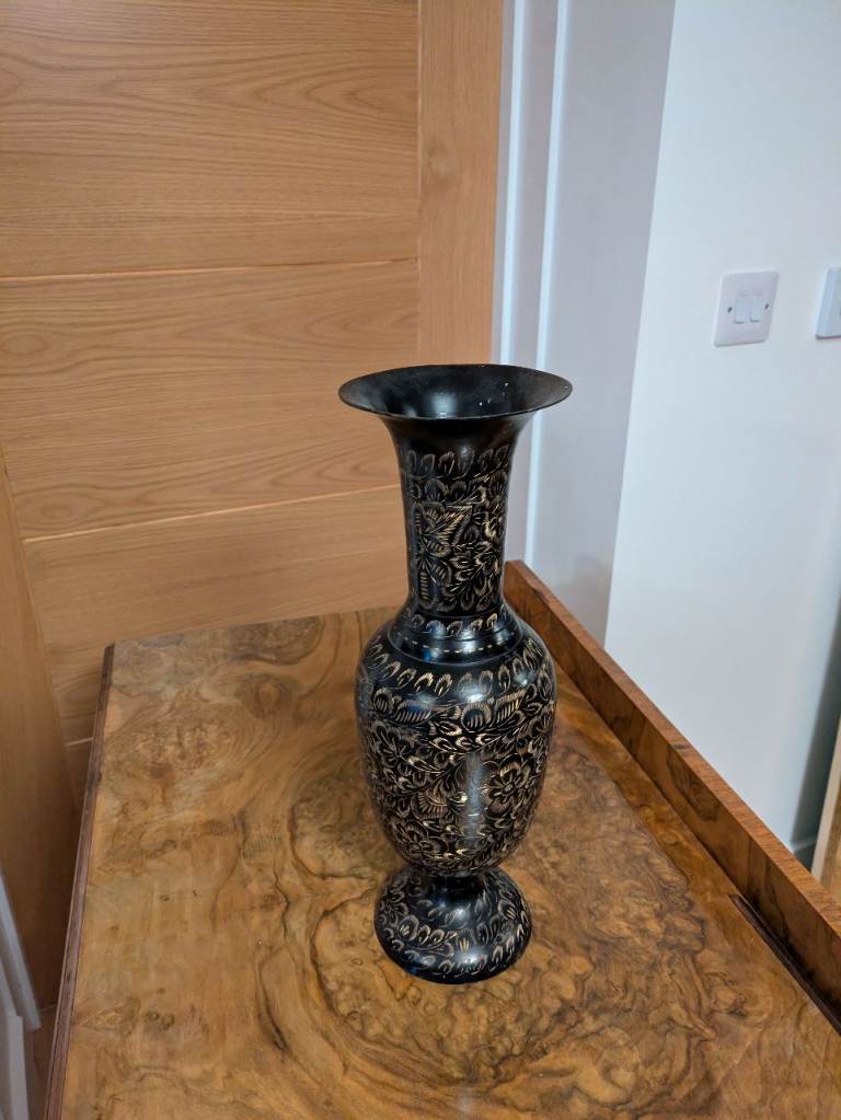 Decorative Black and Gold Metal Vase – Good Condition