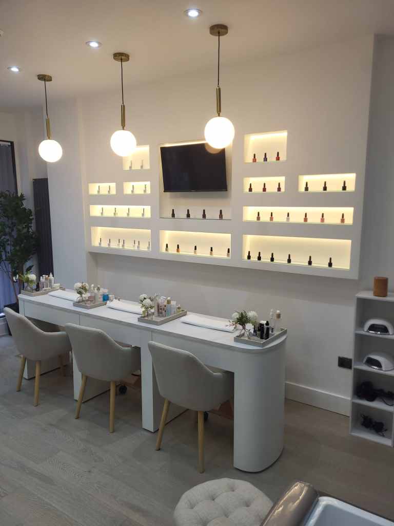 Nail Station Available to Rent