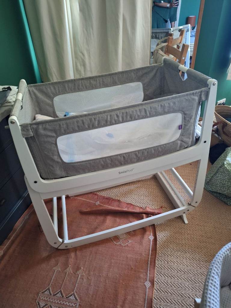 Baby Co-Sleeper Crib – Grey and White