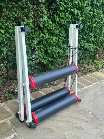 Minoura ActionRoller Advance Bike Trainer – Good Condition, £50.00