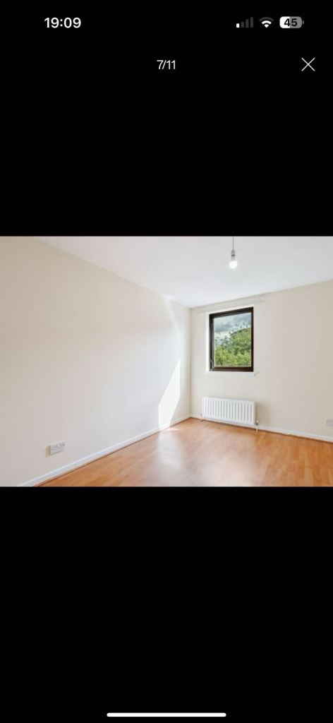 Room for rent in Glasgow g41 near underground 