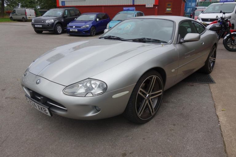 Jaguar XK8 4.0 Coupe 2dr Petrol Automatic (281 g/km, 290 bhp) PETROL 1998/R