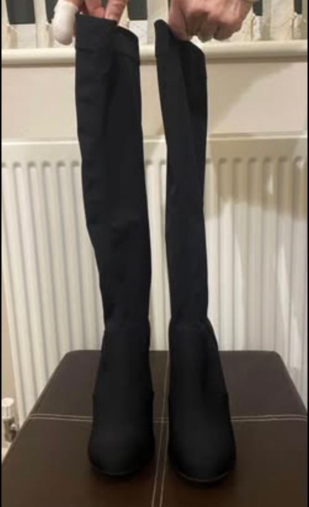 Women’s Shoes - Black knee high boots (size 6)