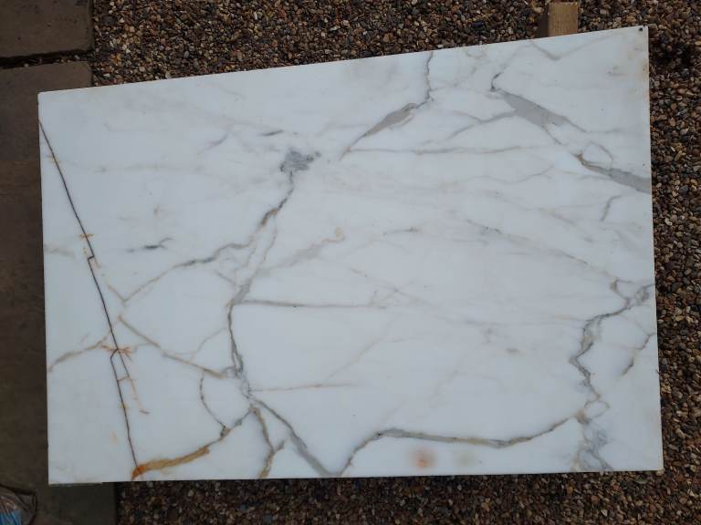 Calacatta Fontanili marble top