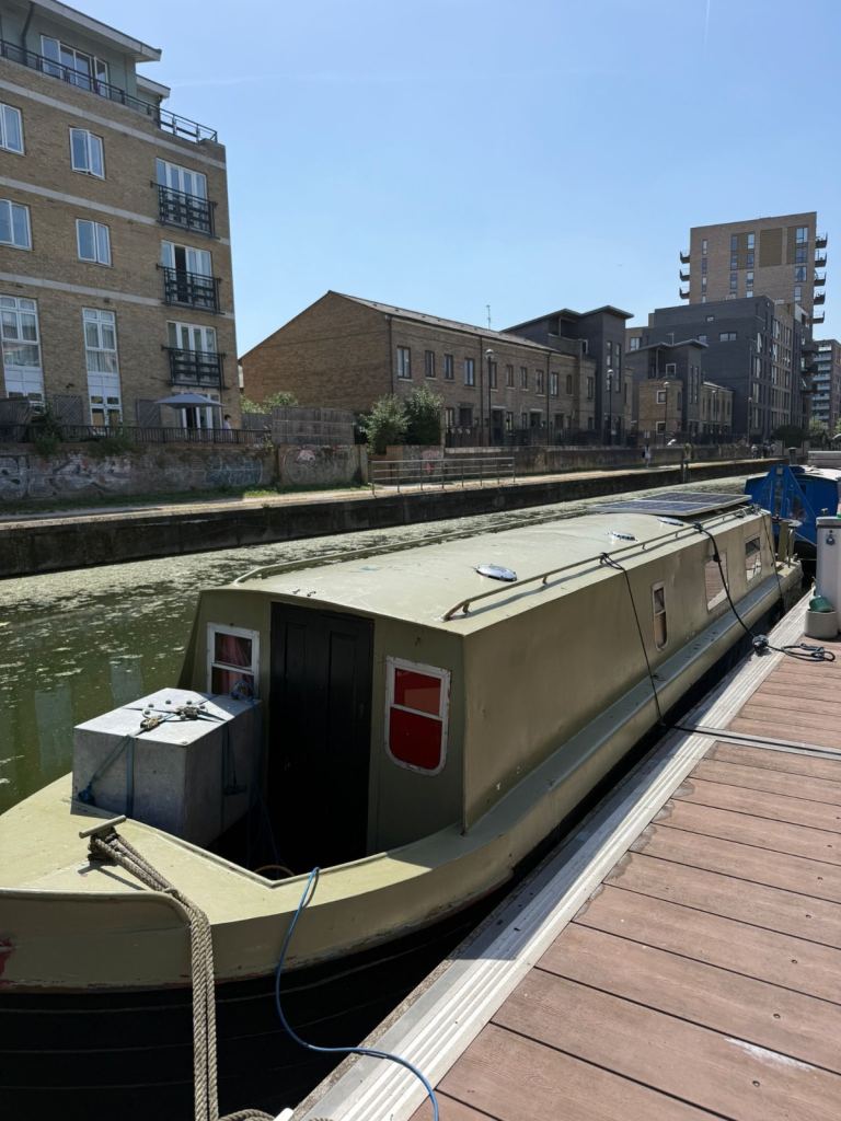 House Boat 1980 Springer with residential mooring