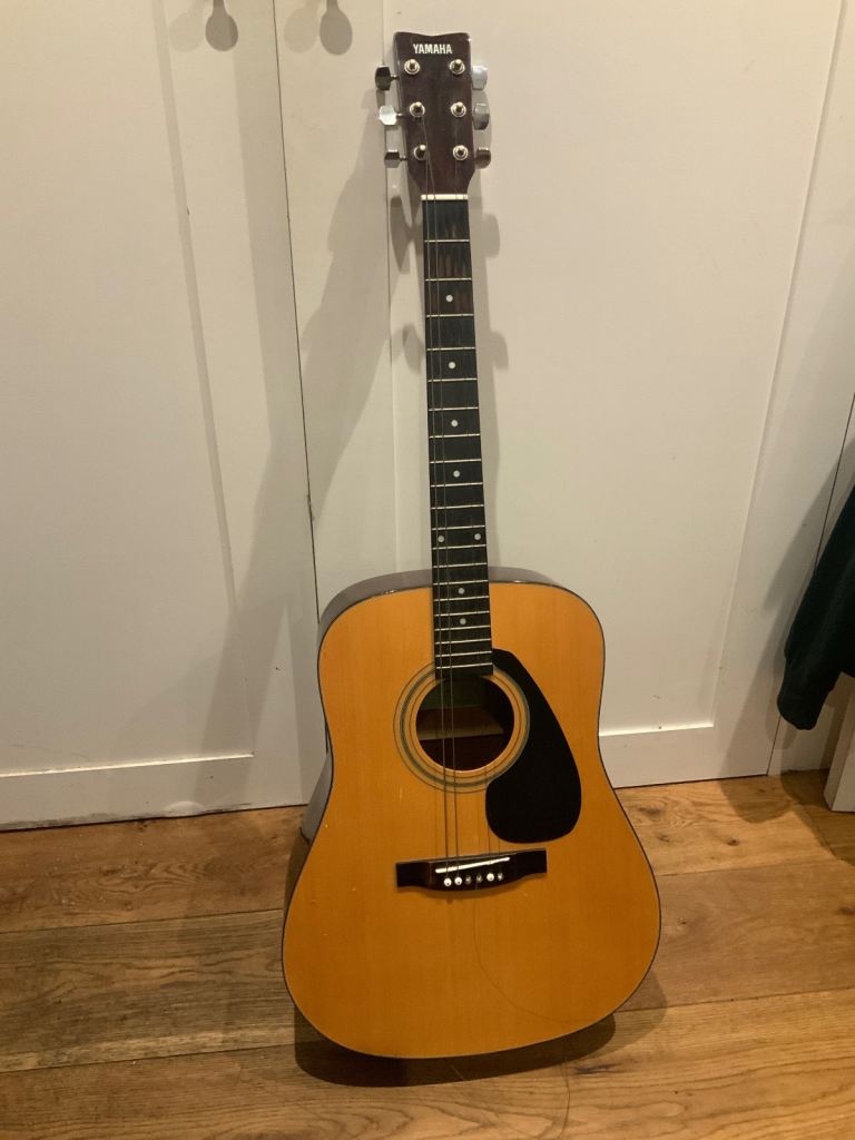 Yamaha acoustic guitar FD01