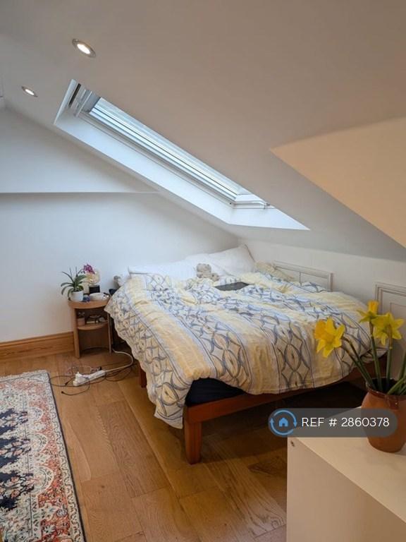 1 bedroom in Upper Tollington Park, London, N4 (#2860378)