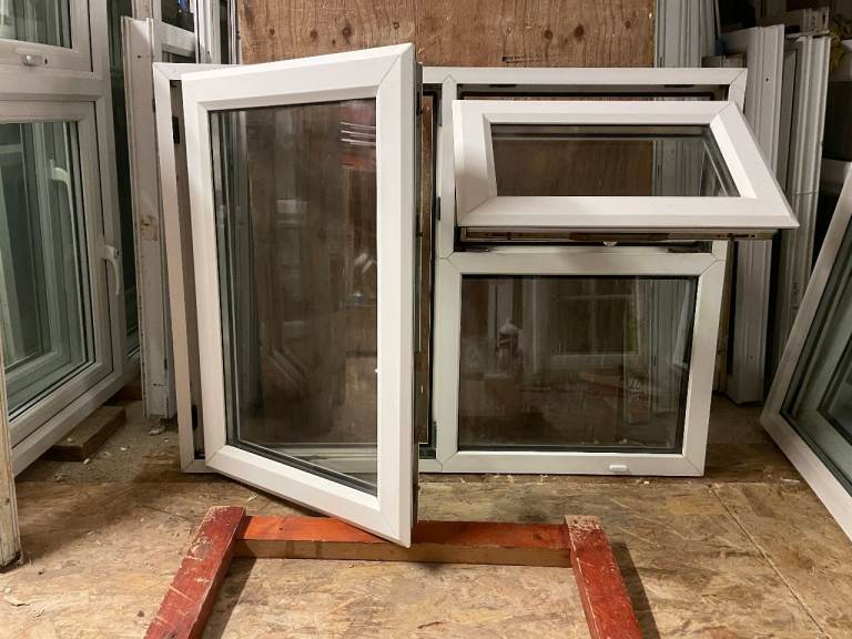 H 91 x W 123 cm - UPVC DOUBLE GLAZED WINDOW - CLEAR GLASS - GOOD CONDITION  (REF: MJ1)