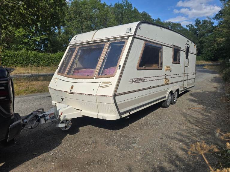 Abbey Spectrum 418 twin-axle 