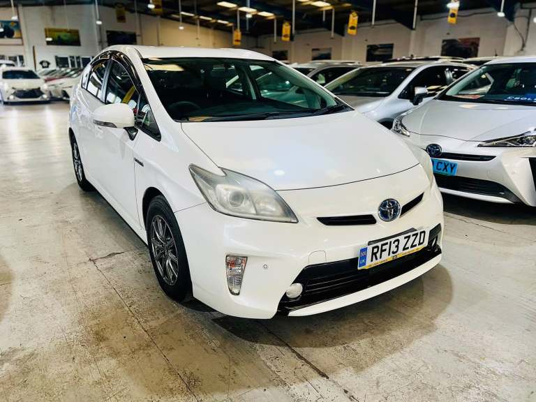 2013 Toyota Prius Toyota Prius Hybrid Petrol Pearl White 2013 5 Seater  1.8L