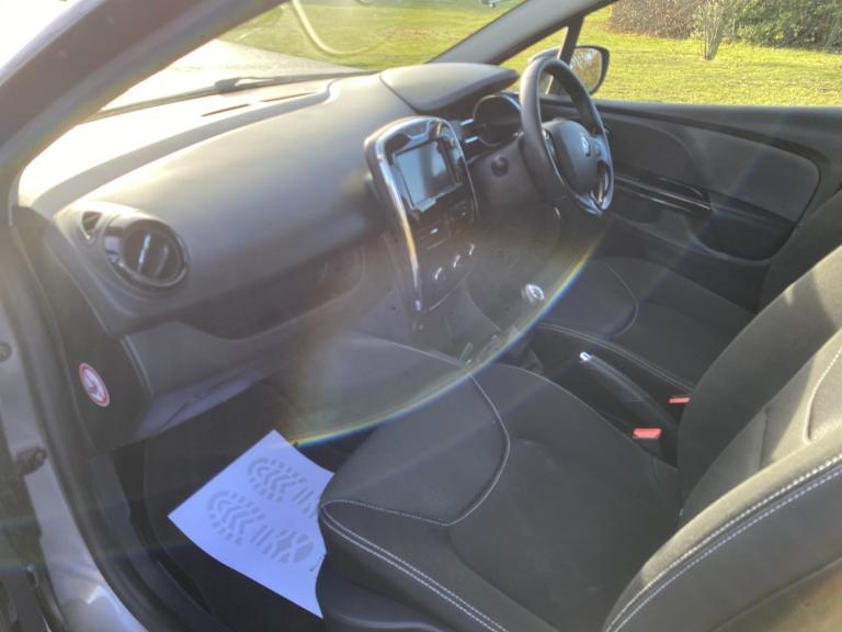 RENAULT CLIO 1.2 16V Dynamique MediaNav 2013