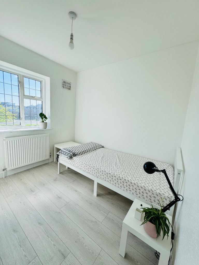 SINGLE ROOM close to Kingsbury TUBE Station 