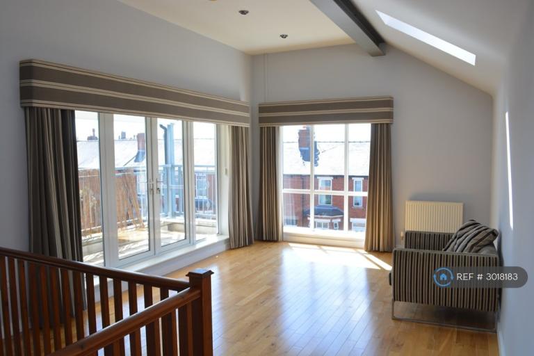 2 bedroom house in Burton Mews, Lincoln, LN1 (2 bed) (#3018183)