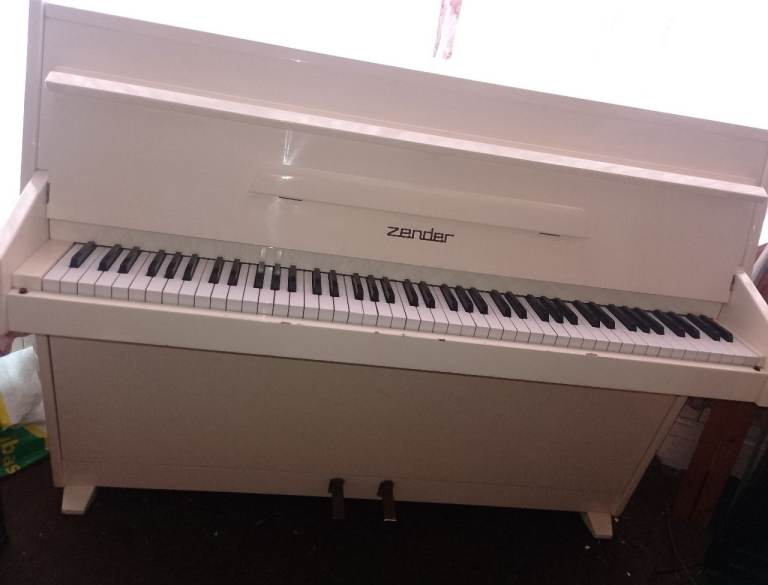 Zender Upright Piano – ivory colored, Good Condition