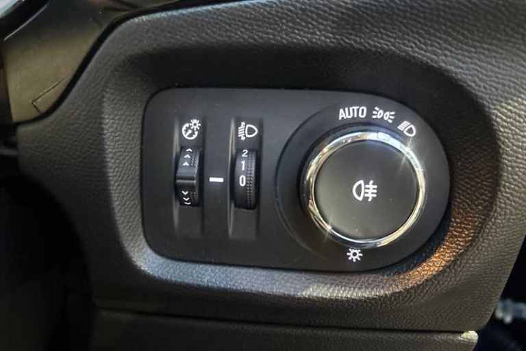 2021 Vauxhall Corsa 1.2 Turbo SE 5dr HATCHBACK PETROL Manual