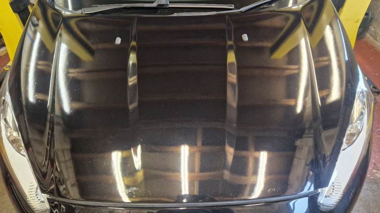 Ford Fiesta MK7 bonnet