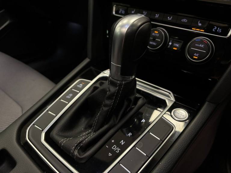 2018 Volkswagen Passat 2.0 TDI R-Line 5dr DSG [Panoramic Roof] [7 Speed] ESTATE DIESEL Automatic