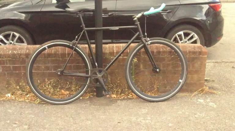 Black Road Bike with Teal Handlebars – Good Condition-Includes Quality Bike Chain