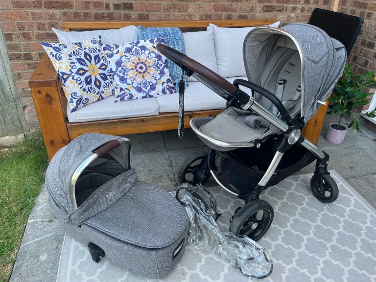 Mamas and Papas Ocarro travel system - Grey