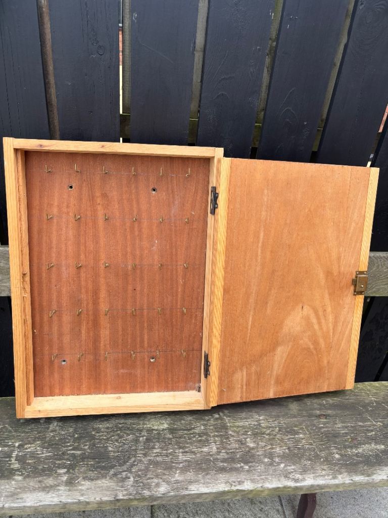 Wooden wall hanging key storage Cabinet with Key – Good Condition