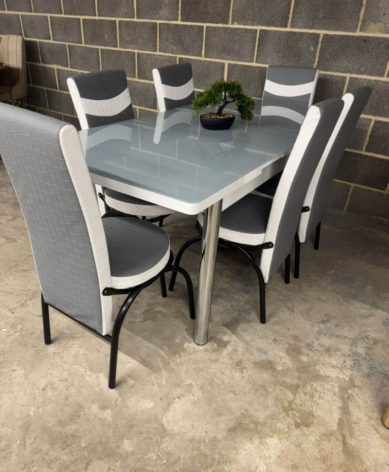 Brand New Dining Table & 6 Chairs – Extendable – Free UK Delivery