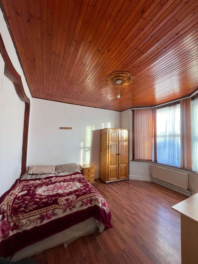 Spacious and Cosy Double Rooms for Rent in - E4 8PH
