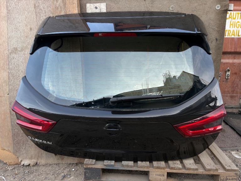 NISSAN QASHQAI TAILGATE BOOT LID IN BLACK Z11 J11 W CAMERA 2014 - 2021