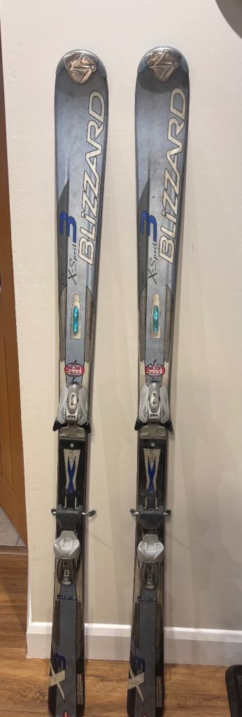 159cm Ski’s and Poles