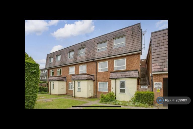 1 bedroom flat in Capricorn House, Flackwell Heath, High Wycombe, HP10 (1 bed) (#2399110)