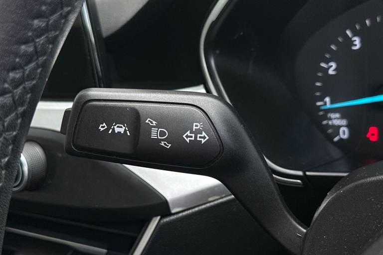  Ford Focus 1.0t Ecoboost Zetec Hatchback 5dr Petrol Manual Euro 6 s/s 100 Ps