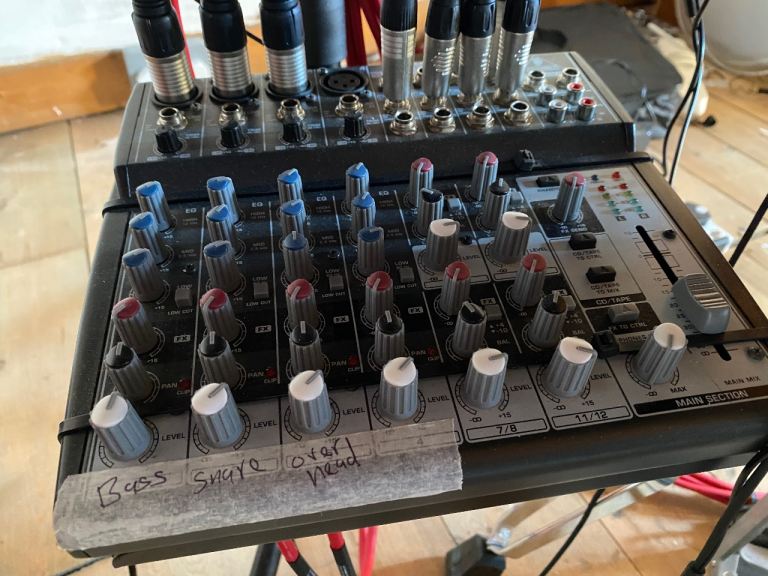 Behringer Xenyx 1202 FX 12-Channel Analogue Mixer
