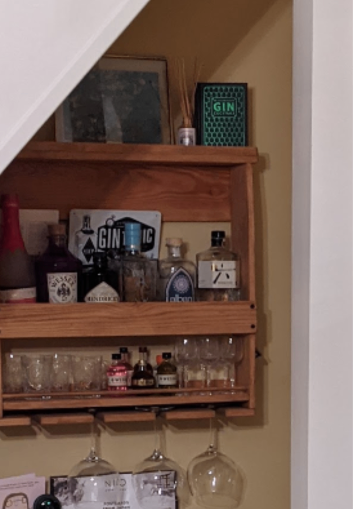 Wine rack / cocktail shelf / gin shelf / bar 