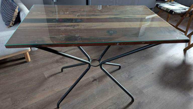 Industrial-Style Table – Wood, Glass & Metal